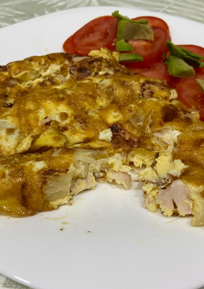 Una foto de Tortilla de espárragos blancos con jamón
