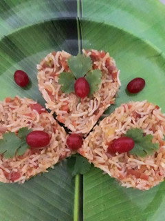 ચાઈનીઝ સેઝવાન રાઇસ (Chinese Schezwan Rice Recipe In Gujarati) રેસીપી મુખ્ય ફોટો