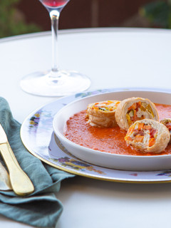 Foto di Rotolini di Tacchino agli Ortaggi con Salsa ai Peperoni