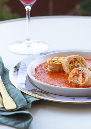 Foto di Rotolini di Tacchino agli Ortaggi con Salsa ai Peperoni