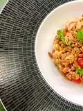 Insalata di farro, tonno, olive e pomodorini