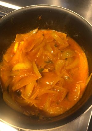 A picture of Onion curry.
