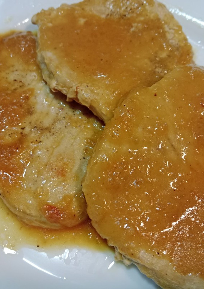 Una foto de Lomo de cerdo en salsa de cebolla