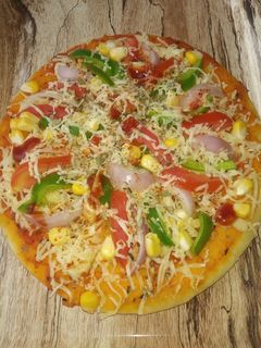 पिज्जा (Pizza recipe in marathi) रेसिपी चे मुख्य फोटो