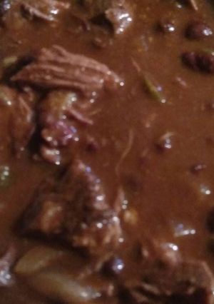A picture of Crock-Pot Shredded Beef & Black Bean Chilli.