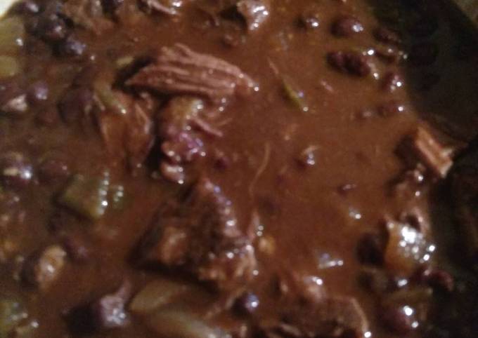 Crock-Pot Shredded Beef & Black Bean Chilli
