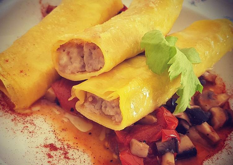 Cannelloni ai cardoncelli su salsa di funghi e pomodorini