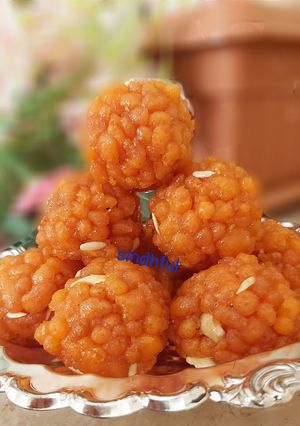 A picture of Boondi ke ladoo.