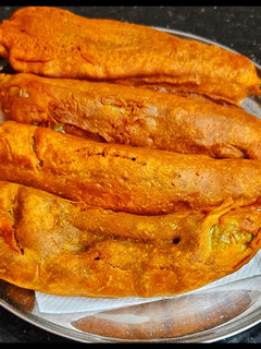 மிளகாய் பஜ்ஜி(chilly bajji recipe in tamil) செய்முறை முக்கிய புகைப்படம்