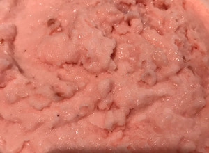 Una foto de Helado casero de fresa (sin máquina)