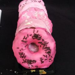 A picture of Glazed donuts.. #jikonichallenge.