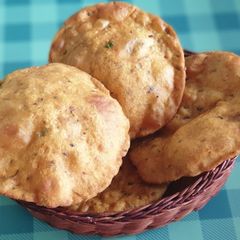 A picture of Masala Poori.