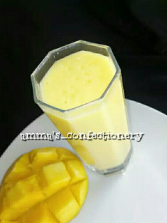 A picture of Mango Lassi.