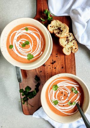 A picture of Cream of tomato soup.