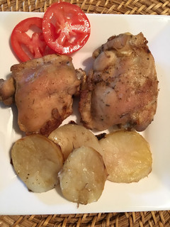 Una foto de Pollo Provenzal en Cama de Patatas