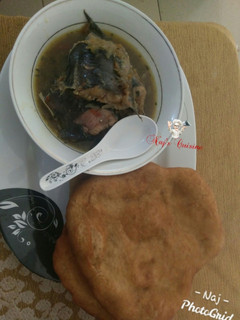 A picture of Indian fried bread.