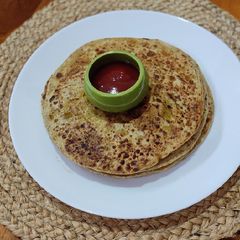 A picture of Dal paratha.