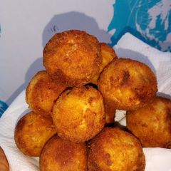 A picture of Yam balls.