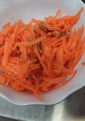 Una foto de Ensalada zanahoria con maní