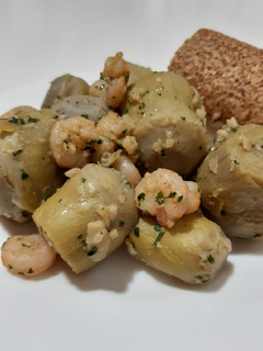 Una foto de Alcachofas con gambas #cenarapida