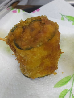 Una foto de Rollitos de calabacín