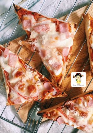 รูปของ PIZZA Homemade จากขนมปังฟาร์มเฮาส์