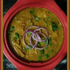 A picture of Mushroom & Green pease in khoya malai Gravy.