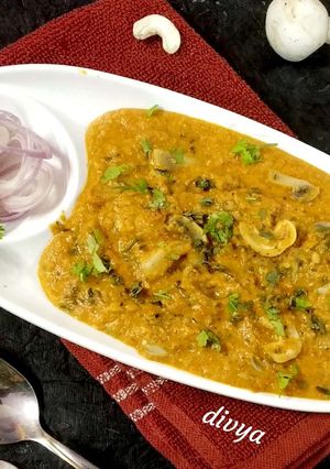 A picture of Mushroom kaju masala.