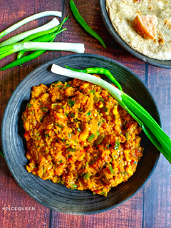 રીંગણનો ઓળો (Ringan Oro Recipe In Gujarati) રેસીપી મુખ્ય ફોટો