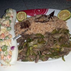 A picture of Kilishi rice and green shredded beef.