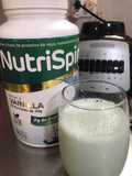 Batido de espirulina con peras y yerbabuena