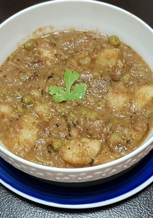 આલુ મટર (Alu Mutter recipe in Gujarati), રેસીપી મુખ્ય ફોટો