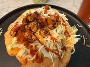 A picture of tostadas de pollo