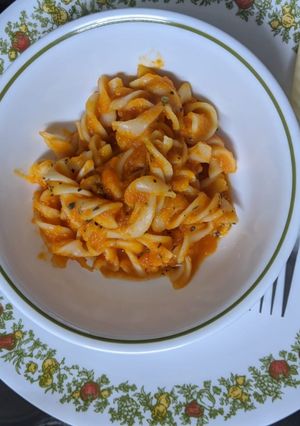 A picture of Pasta in red sauce.