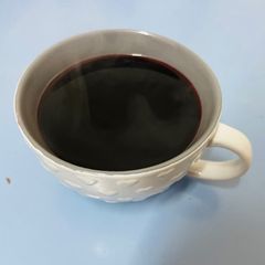A picture of Hibiscus tea.