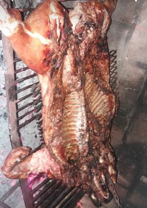 Una foto de Lechón a la parrilla