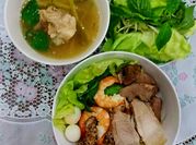 A picture of pork and radish soup