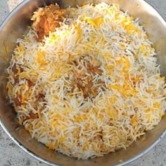 A picture of Chicken biryani.