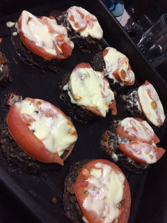 Una foto de Hamburguesa de berenjenas con lentejas 🍔🍆♥️