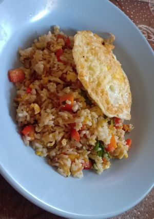 Foto resep Nasi Goreng Teri + Wortel + Buncis Toping Telur Ceplok