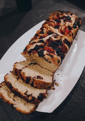 Una foto de 💜 Budín de limón y frutos rojos