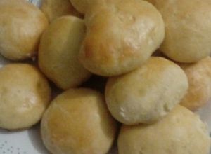 Una foto de Scones dulces con canela para el matecito amargo