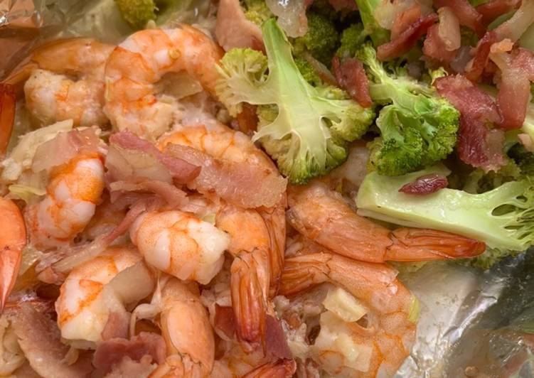 Kiat-kiat memasak Foil Baked Garlic Butter Shrimp and Broccoli (so easy) nikmat