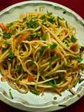 எக் ஹக்காநூடுல்ஸ்(egg hakka noodles recipe in tamil)