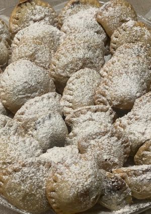 A picture of Chestnut and Cinnamon Panzerotti.