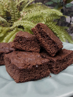 Una foto de Brownies de cacao sin manteca 🍫