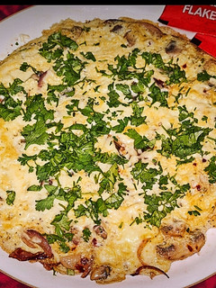 சீசி மஷ்ரூம் ஆம்லெட்(cheesy mushroom omelette recipe in tamil) செய்முறை முக்கிய புகைப்படம்