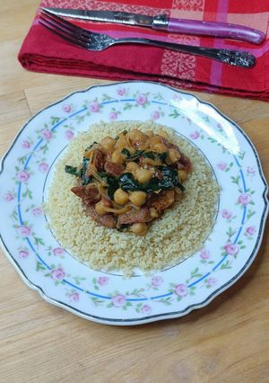 Une photo de 🌿 Poêlée crémeuse tomate séchée épinards pois chiche