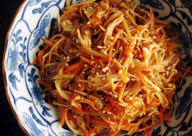 Simple Way to Make Any-night-of-the-week ‘Kimpira’ Enoki, Carrot &amp; Itokonnyaku