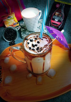 કોલ્ડ કોફી (cold coffee Recipe in Gujarati) રેસીપી મુખ્ય ફોટો